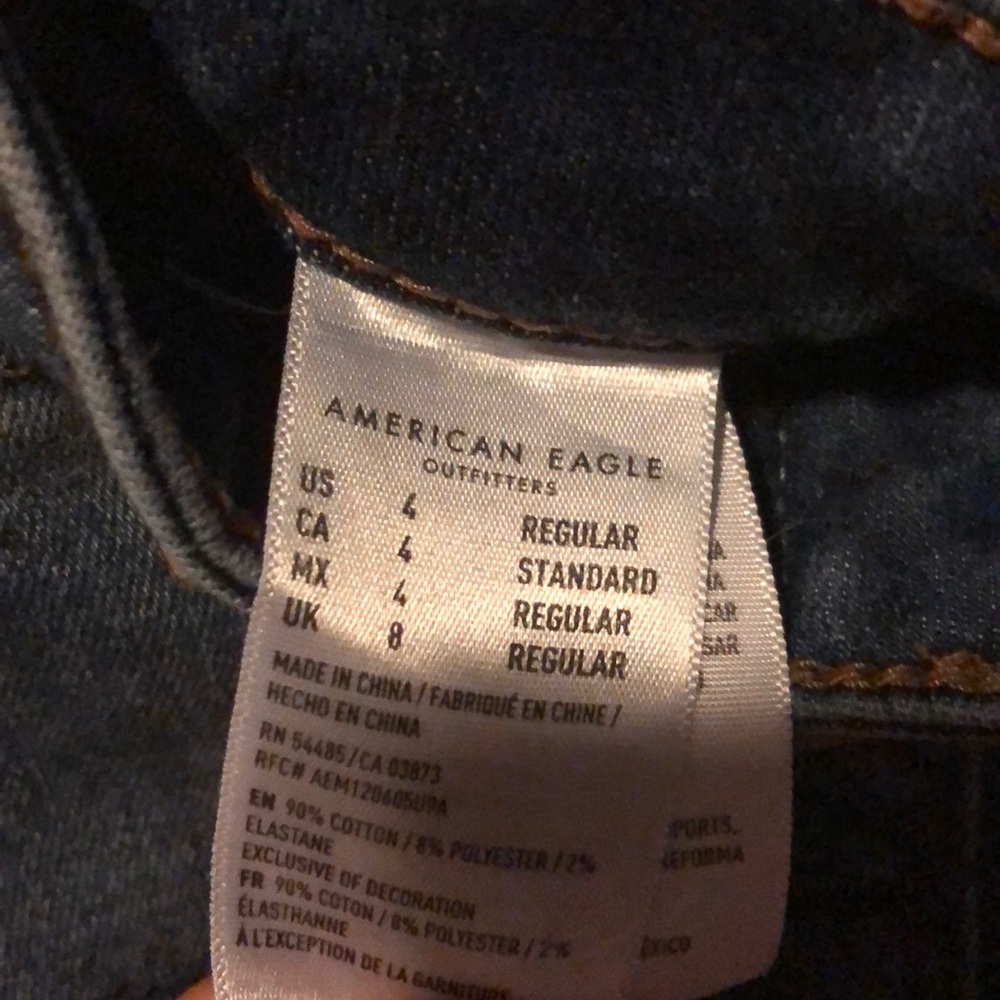 AMERICAN EAGLE RIPPED JEANS - Picture 5 of 6